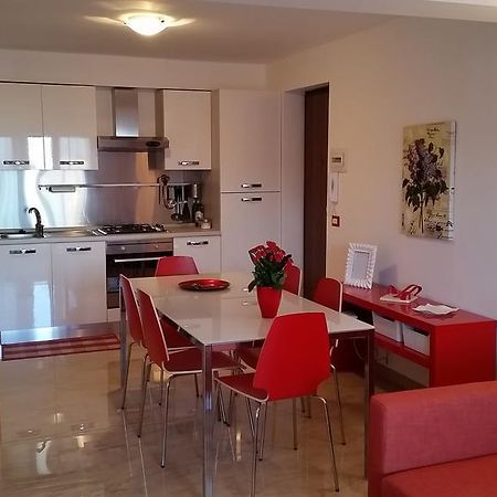 Baia Giardini Apartments Esterno foto