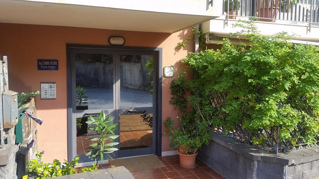Baia Giardini Apartments Esterno foto