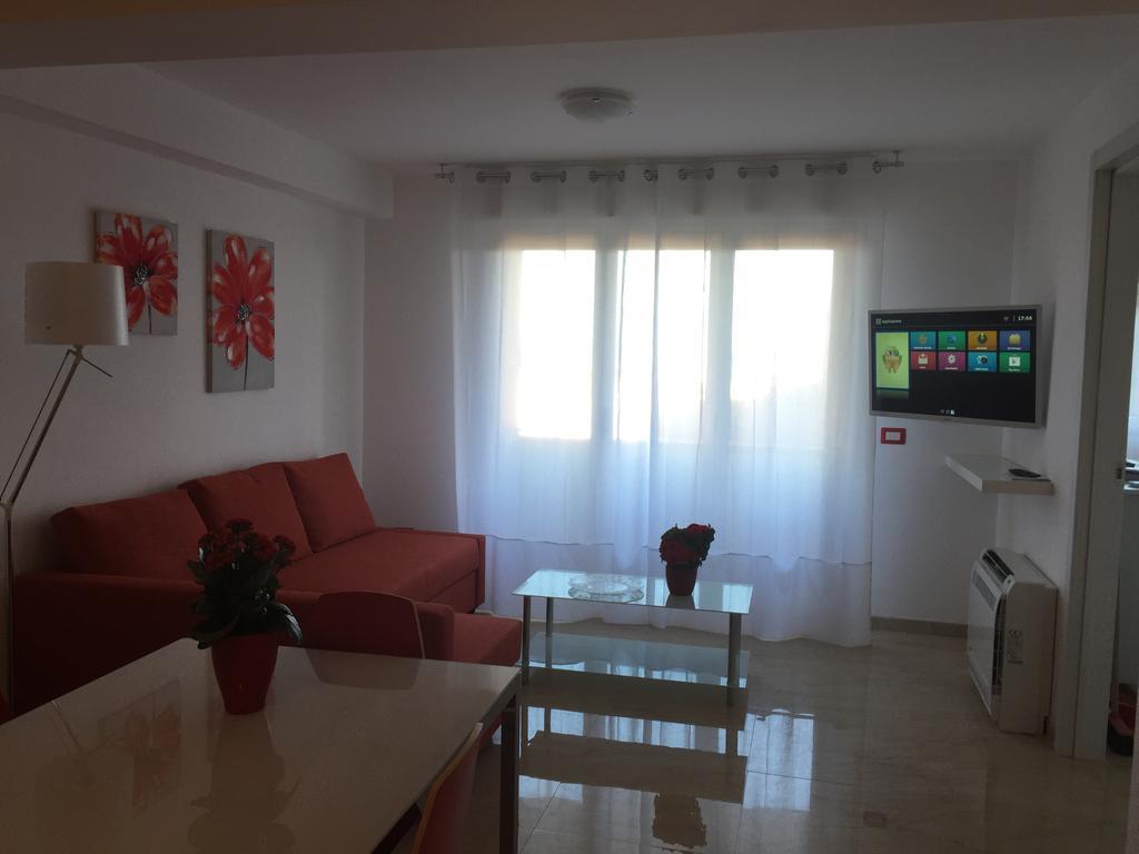 Baia Giardini Apartments Esterno foto